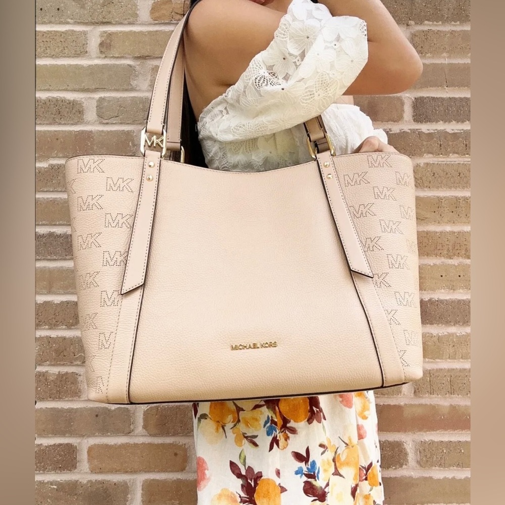 🆕MK Pebbled Leather Tote|  👜 Style: Arlo Buff Large| Versatile design